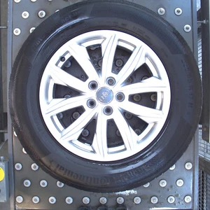 Original Audi Q5  Winterkompletträder Continental 235/65 R17 104H - Bild 1 von 5