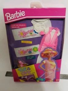 1993 Barbie Tie Dye Groovy Fashions Kit #11278 färbbar Kleid Hut Weste NRFB NEU!  - Bild 1 von 3