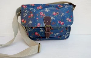 NEW CATH KIDSTON MINI SADDLE BLUE FLORAL/ROBIN CROSSBODY/SHOULDER ADJUSTABLE BAG - Picture 1 of 15