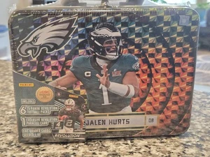 2025 Panini Revolution Holiday Lunch Box Tins - Jalen Hurts Packs Plus Parallel  - Picture 1 of 6