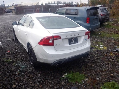 Used Deck Lid fits: 2015 Volvo S60 w/spoiler w/rear view camera keyless ignition Foto 1 de 4