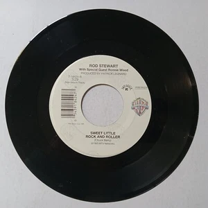 45 RPM Record   ROD STEWART  Sweet Little Rock and Roller / Having a party - Picture 1 of 2