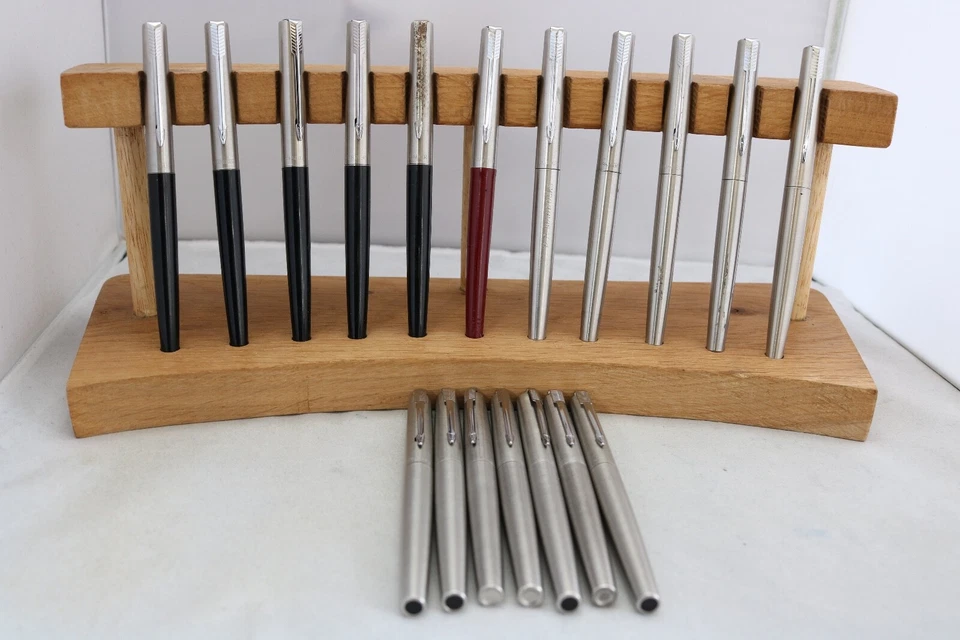 Vintage Parker 15 Fountain & Ballpoint Pens, 33 Different Items, UK Seller - Image 1 of 1
