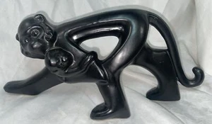 Mono capuchino elástico de cerámica con estatua de bebé ~ escultura estilo Haeger mediados de siglo - Imagen 1 de 8