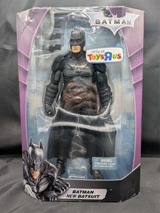 *New* Mattel Toys R Us DC Comics Batman Batsuit 10" Figure 2008 - Picture 1 of 3