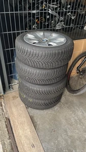 Original BMW 1er  Winterreifen 195/55R16 Goodyear Sensoren Winter - Bild 1 von 6