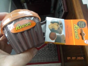 NIP Reese's Lava Cake Maker with Recipe - Picture 1 of 4