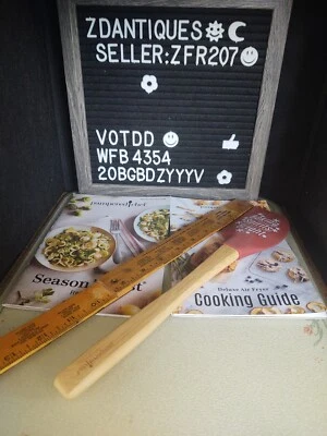 Pampered Chef Spatula Christmas Deluxe Air Fryer Guide 2021 Season's Best Books - Image 1 of 4