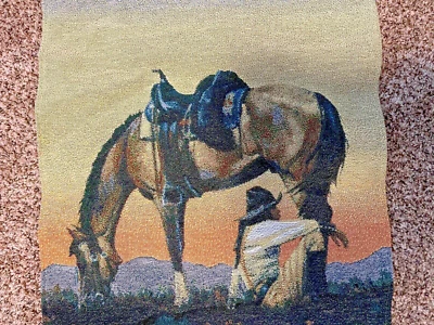 Colgante Occidental 17 x 26 pulgadas Tapiz Arte Richard Luce Decoración Caballo Vaquero Nuevo Foto 1 de 4