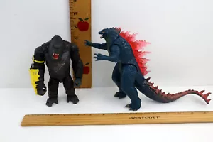 Godzilla x Kong New Empire Lot Godzilla Evolved Figure & Kong w/Beast Glove - Picture 1 of 7