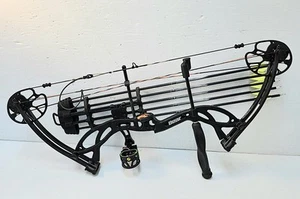 BEAR CRUZER G2 COMPOUND BOW WITH ARROWS *Very Good Condition* - Picture 1 of 19