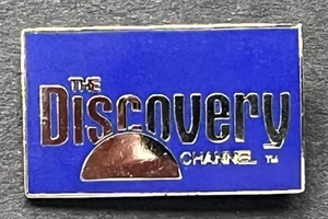 DISCOVERY CHANNEL USA Pin Badge TV Broadcaster Staff Badge - Picture 1 of 2
