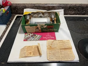 Vintage Mirro Plätzchen & Gebäck Presse Aluminium in Box mit Heft 12 Teller 3 Spitzen - Bild 1 von 6