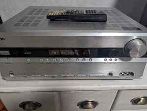 Onkyo TX-SR606 7.1 Dolby Surround AV Receiver, 4x HDMI, 550 Watt ( High End ? ) - Bild 1 von 12