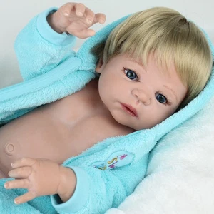 Bambole Realistiche Reborn 22" Corpo Completo Vinile Silicone Neonato Ragazzo Bath Doll - Foto 1 di 7