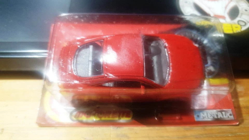 MAJORETTE AUDI TT ROSSA  CON SCATOLA SERIE 200 - Immagine 1 di 1