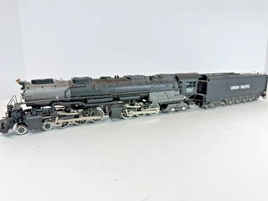 AHM/Rivarossi HO-4-6-6-4 Challenger Loco #3967 &UP Tender-Runs Rough/Looks Great - Picture 1 of 16