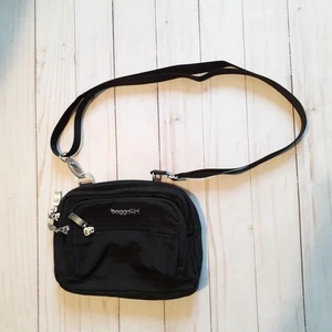baggallini Triple Zip Bagg Crossbody/Clutch/Waist Pack Black - Picture 1 of 18