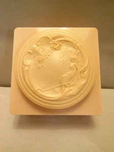 VTG WHITE SHOULDERS BATH POWDER BY EVYAN 8 oz PINK BOX WITH PUFF SEALED FULL - Picture 1 of 4