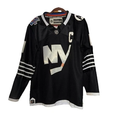 Camiseta NHL John Tavares 91 Capitán New York Islanders Temporada Inaugural Talla 52 Foto 1 de 4