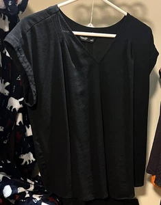 Simply "VERA" by Vera Wang Women’s Large sleeveless Black blouse - Picture 1 of 4