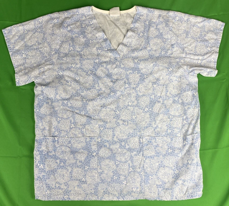 Blusa Médica Tafford Grande Azul y Blanco con Estampado de Flores Foto 1 de 4