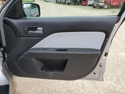 Panel de moldura de puerta interior delantera derecha (negro/gris) Mercury Milan Ford Fusion 2006-2011 Foto 1 de 4