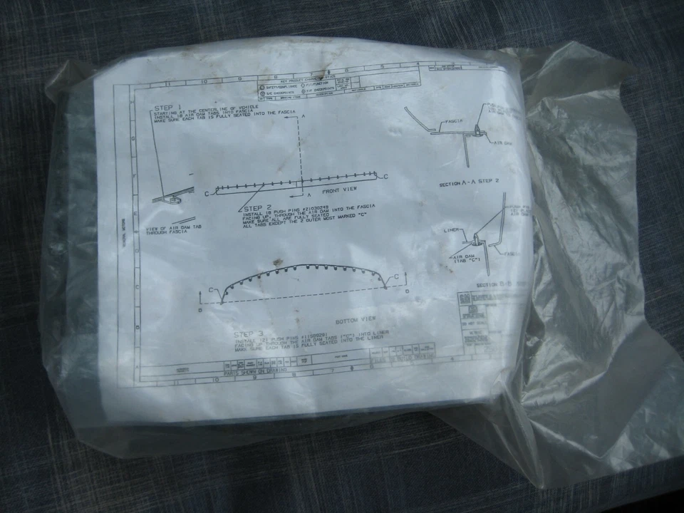 NOS Cadillac Lower Valance Apron Front Coupe for CTS 25813624 VERY RARE SEALED - Image 1 of 3