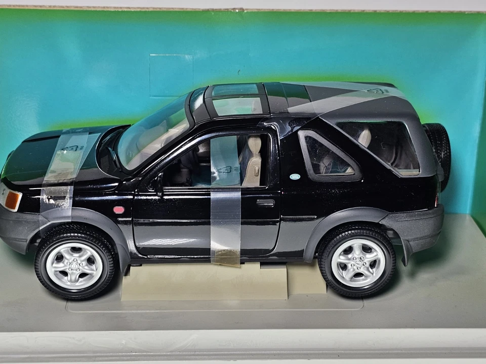 Литая модель Land Rover Freelander ERTL Colectibles 1:18 - Изображение 1 из 4