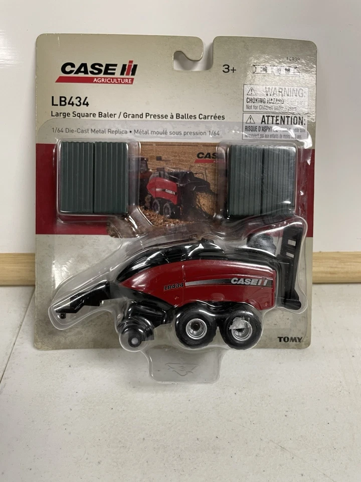 1/64 Case IH LB434 Large Square Baler W/4 Bales, ERTL 14938 - Image 1 of 1
