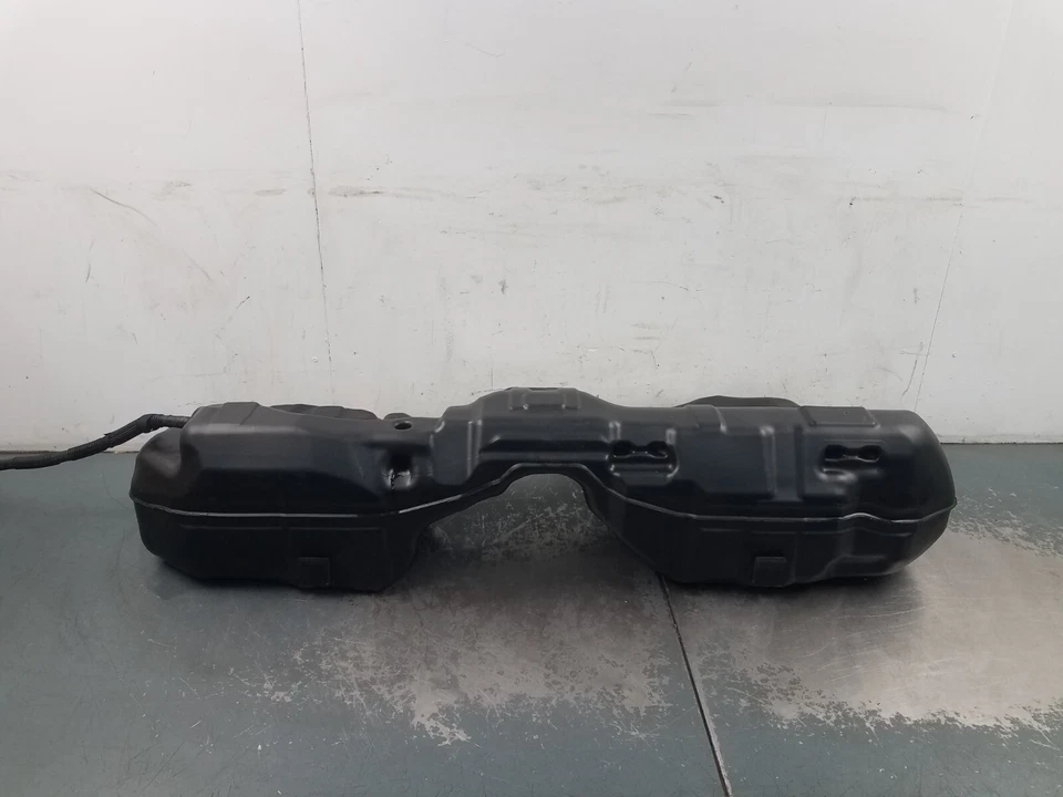 Tanque de combustível 2022 BMW M4 Comp xDrive G82 #3637 G3 - Imagem 1 de 4