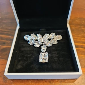 Swarovski  Signed Brooch Pin Rhodium plated Marquisl Cut Crystals Swan Logo  - Picture 1 of 7