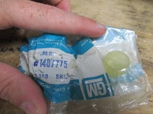 1965-1967 Cadillac Fleetwood Engine Valve Stem Oil Seals (4) 1487775 NOS OEM - Picture 1 of 4