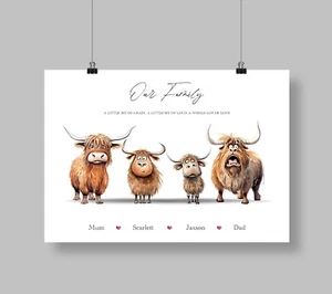 Stampa Famiglia Mucca Highland Personalizzata, Albero Famiglia, Arte Personalizzata con Nomi S67 - Foto 1 di 7