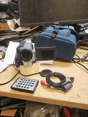 JVC GR-DVL160EK MINIDV Camcorder Video Camera + Remote Control--100% untested - Image 1 of 4