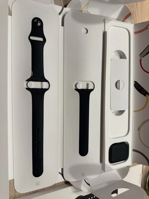 Apple Watch 7 45mm Midnight - Inkl. Neuem Original Sport Armband Mitternacht - Bild 1 von 4