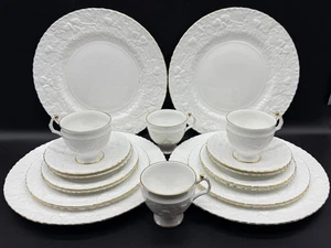 Queen's Royal Oak 5 Piece Place Setting x 4 Bone China England 20 Pieces - Picture 1 of 5