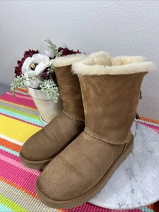 UGG Australia Bailey Chestnut Suede Sheepskin Double Bow Boot Damen EU 38 US 7 - Bild 1 von 15
