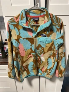 Patagonia Women’s XS Synchilla Fleece Snap T Teal Blue Cream Pink Feathers - Bild 1 von 5