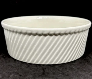 Vintage Hall China USA 506 White Ribbed Soufflé Bowl Casserole Dish Round Baker - Picture 1 of 9