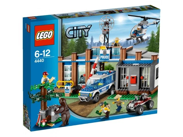 Lego Forest Police Station 4440 Town Minifigure Building Set - Image 1 of 4