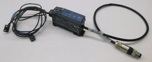 Amplificador fotoeléctrico Keyence PS2-61P con cabezales de sensor transmisivo delgados PS-52 - Imagen 1 de 8