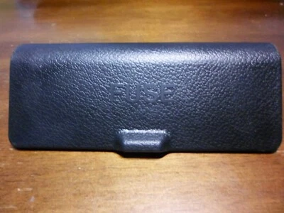 Toyota MR2 1985 1986 1987 1988 1989 - Panel de cubierta de caja de fusibles AW-10 Foto 1 de 4