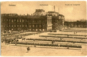 Postal castillo de la ciudad de Potsdam, desfile en Lustgarten alrededor de 1907 - Imagen 1 de 1