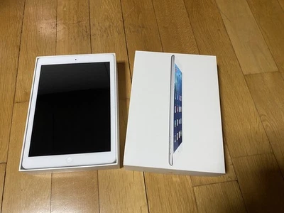 Apple iPad Air Wi-Fi MD789FD/A 32GB Silber Defekt  - Bild 1 von 4