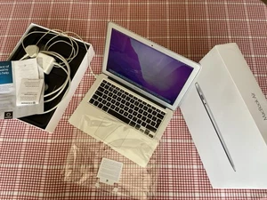2015 Apple MacBook Air 13 cali. Intel i5 1,6GHz. 8GB. 128GB - Zdjęcie 1 z 8