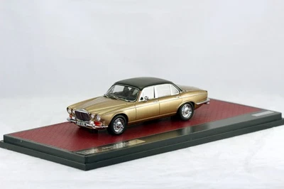 1:43 Matrix Scale Models MX40402-012 Daimler Double Six Vanden Plas S1 1973 MIB - Image 1 of 4