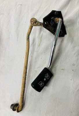 Оригинальный заводской рычаг переключения передач и рычаг переключения передач раздаточной коробки 80-91 Jeep Grand Wagoneer NP229 - Изображение 1 из 3