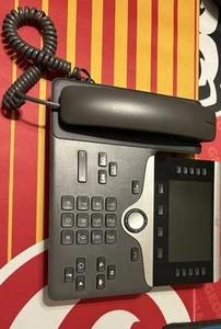 Téléphone de bureau IP Cisco CP-8851-K9 avec support - Lire - Photo 1/4