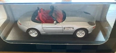 BMW Z8 prata com interior vermelho por NEW RAY 1:43 novo na caixa - Imagem 1 de 2